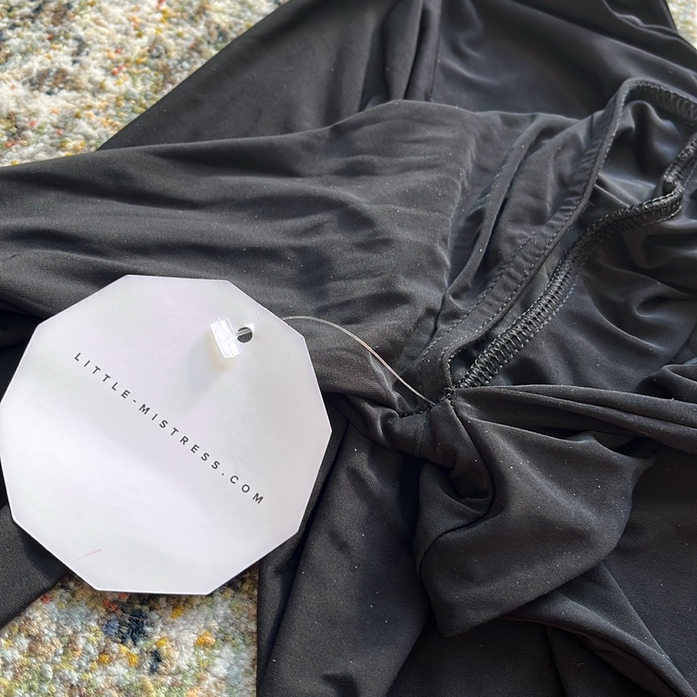 NWT (in black) sexy bodysuit - long sleeve open back - Picture 13 of 17